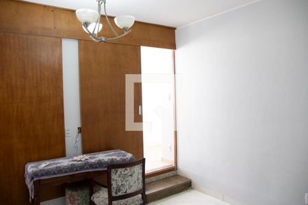 Sala de casa para alugar com 4 quartos, 230m² em Setor Leste Universitário, Goiânia