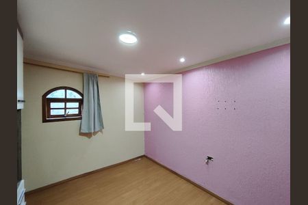 Quarto 2 de casa de condomínio para alugar com 2 quartos, 125m² em Parque Dourado, Ferraz de Vasconcelos