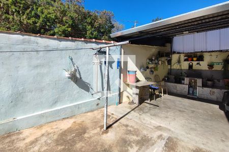 Casa à venda com 348m², 3 quartos e 5 vagas Casa à venda com 348m², 3 quartos e 5 vagasQuintal