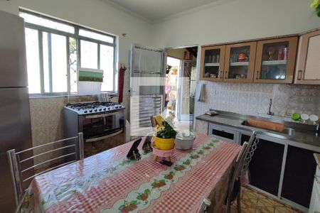 Casa à venda com 348m², 3 quartos e 5 vagas Casa à venda com 348m², 3 quartos e 5 vagasCozinha