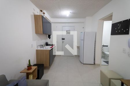 Sala/Cozinha/Área de Serviço de apartamento para alugar com 2 quartos, 33m² em Vila Graciosa, São Paulo