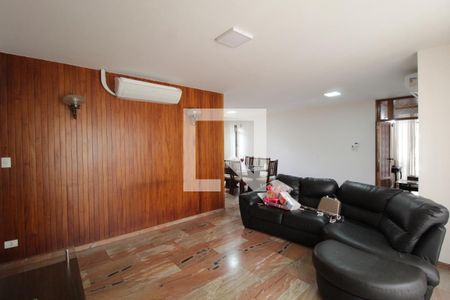 Sala 2 de casa para alugar com 5 quartos, 700m² em Centro, Uberlândia