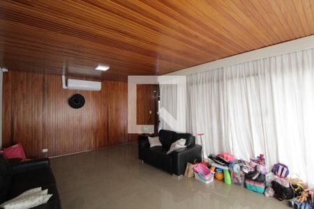 Sala 1 de casa para alugar com 5 quartos, 700m² em Centro, Uberlândia