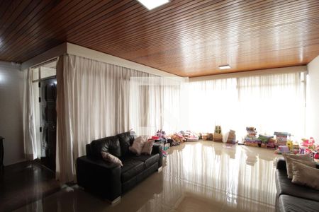 Sala 1 de casa para alugar com 5 quartos, 700m² em Centro, Uberlândia