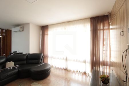 Sala 2 de casa para alugar com 5 quartos, 700m² em Centro, Uberlândia