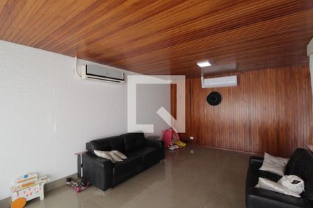 Sala 1 de casa para alugar com 5 quartos, 700m² em Centro, Uberlândia