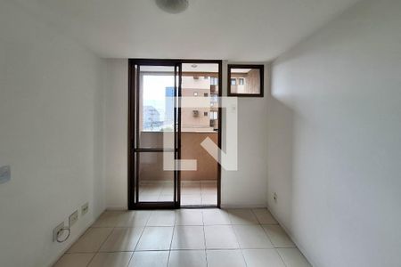 Sala de apartamento à venda com 3 quartos, 63m² em São Lourenço, Niterói