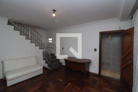 Sala de TV de casa à venda com 3 quartos, 180m² em Cidade Mãe do Céu, São Paulo