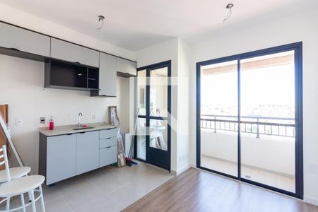 Sala de apartamento para alugar com 2 quartos, 38m² em Km 18, Osasco