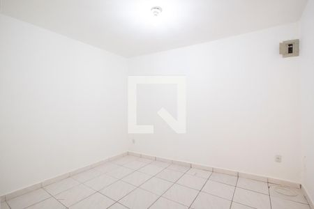 Quarto de casa para alugar com 1 quarto, 38m² em Vila Menck, Osasco