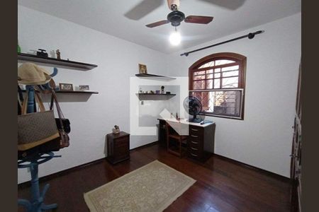 Casa à venda com 3 quartos, 259m² em Vila Madalena, Campinas