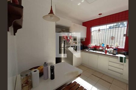 Casa à venda com 3 quartos, 259m² em Vila Madalena, Campinas