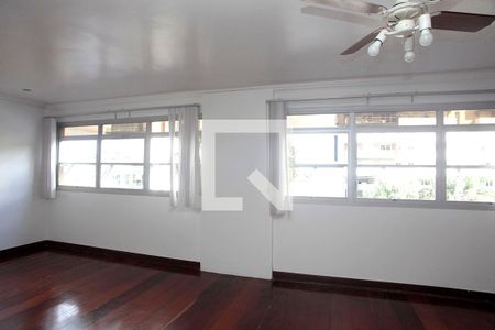 Sala de apartamento para alugar com 3 quartos, 138m² em Petrópolis, Porto Alegre