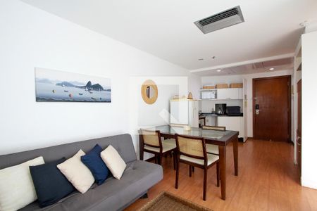 Sala de apartamento à venda com 1 quarto, 55m² em Barra da Tijuca, Rio de Janeiro