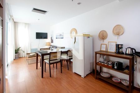 Sala de apartamento à venda com 1 quarto, 55m² em Barra da Tijuca, Rio de Janeiro