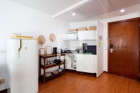 Cozinha de apartamento à venda com 1 quarto, 55m² em Barra da Tijuca, Rio de Janeiro