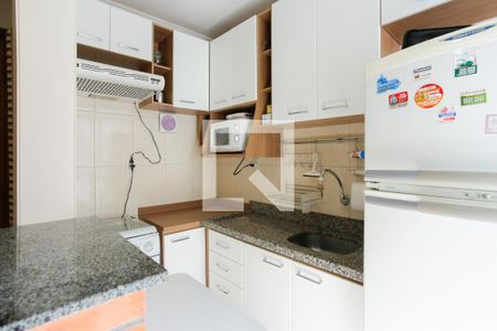 Cozinha de apartamento à venda com 1 quarto, 40m² em Vila Ipiranga, Porto Alegre