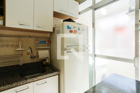 Cozinha de apartamento à venda com 1 quarto, 40m² em Vila Ipiranga, Porto Alegre