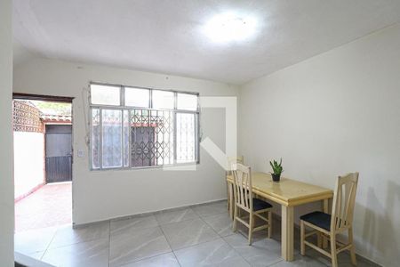 Casa à venda com 87m², 2 quartos e 1 vagaSala