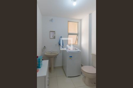 Banheiro de apartamento à venda com 1 quarto, 42m² em Centro, Campinas