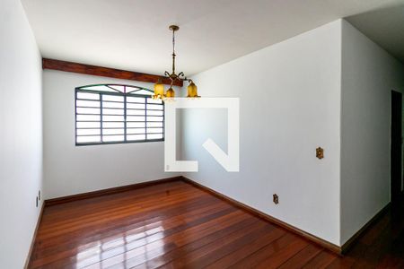 Casa à venda com 4 quartos, 305m² em Ouro Preto, Belo Horizonte