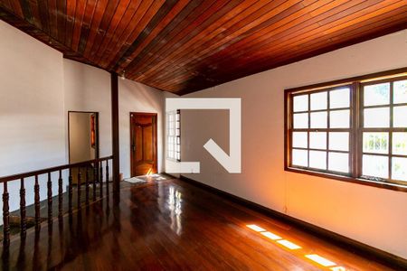 Casa à venda com 4 quartos, 305m² em Ouro Preto, Belo Horizonte