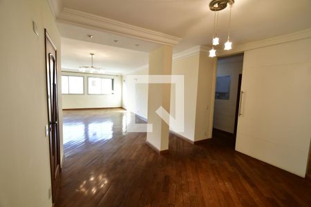 Sala de apartamento à venda com 3 quartos, 147m² em Vila Itapura, Campinas