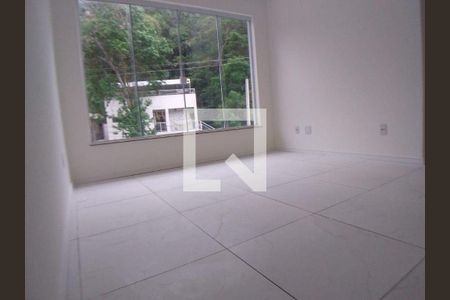 Casa à venda com 4 quartos, 200m² em Itacoatiara, Niterói