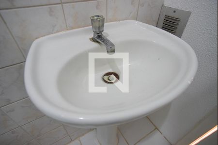 Banheiro Corredor de apartamento para alugar com 1 quarto, 49m² em Rubem Berta, Porto Alegre