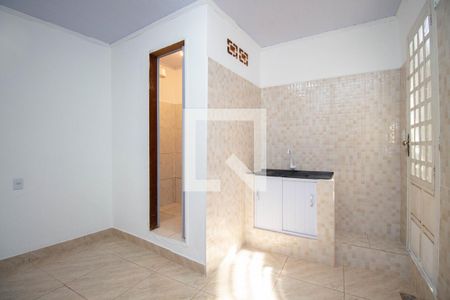 Cozinha e Área de Serviço de kitnet/studio para alugar com 1 quarto, 20m² em Vila Telebrasília, Brasília