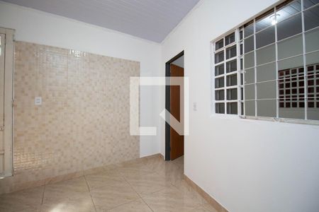 Cozinha e Área de Serviço de kitnet/studio para alugar com 1 quarto, 20m² em Vila Telebrasília, Brasília