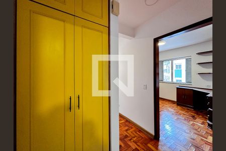 Corredor Quartos de apartamento à venda com 2 quartos, 67m² em Santo Amaro, São Paulo