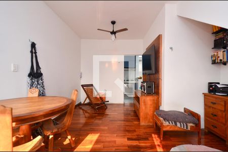 Sala de estar de apartamento à venda com 2 quartos, 80m² em Cachoeirinha, Belo Horizonte