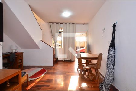 Sala de estar de apartamento à venda com 2 quartos, 80m² em Cachoeirinha, Belo Horizonte