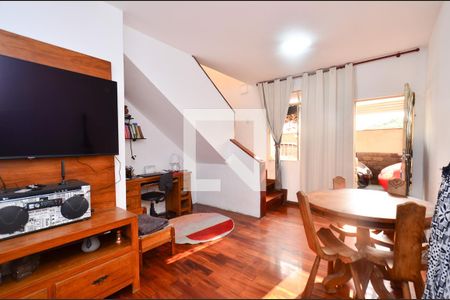 Sala de estar de apartamento à venda com 2 quartos, 80m² em Cachoeirinha, Belo Horizonte