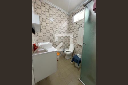 Casa à venda com 300m², 5 quartos e 2 vagas Casa à venda com 300m², 5 quartos e 2 vagasBanheiro 2