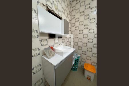 Casa à venda com 300m², 5 quartos e 2 vagas Casa à venda com 300m², 5 quartos e 2 vagasBanheiro 2