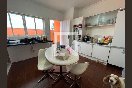 Casa à venda com 300m², 5 quartos e 2 vagas Casa à venda com 300m², 5 quartos e 2 vagasCozinha