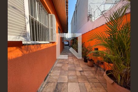 Casa à venda com 300m², 5 quartos e 2 vagas Casa à venda com 300m², 5 quartos e 2 vagascorredor lateral