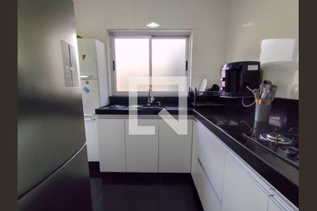 Cozinha  de apartamento à venda com 3 quartos, 94m² em Cachoeirinha, Belo Horizonte