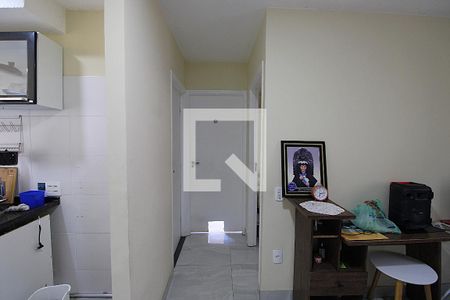 Corredor de apartamento para alugar com 2 quartos, 40m² em Cascadura, Rio de Janeiro