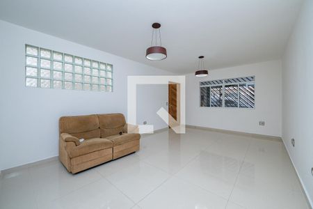 Sala de casa para alugar com 5 quartos, 230m² em Vila Guarani (zona Sul), São Paulo