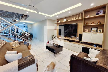 Sala de casa à venda com 4 quartos, 225m² em Serra Grande, Niterói