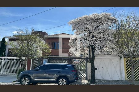 Vista da Rua de casa à venda com 3 quartos, 192m² em Parque Colonial, São Paulo