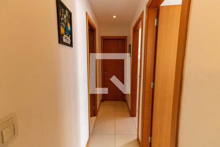 Corredor  de apartamento à venda com 3 quartos, 98m² em Santa Rosa, Niterói