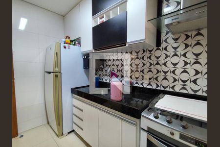 Cozinha de apartamento à venda com 2 quartos, 56m² em Fernão Dias, Belo Horizonte