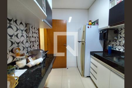 Cozinha de apartamento à venda com 2 quartos, 56m² em Fernão Dias, Belo Horizonte