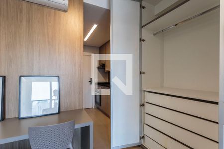 Sala/Quarto de kitnet/studio à venda com 1 quarto, 24m² em Indianópolis, São Paulo