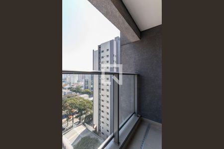 Varanda de kitnet/studio para alugar com 1 quarto, 24m² em Indianópolis, São Paulo