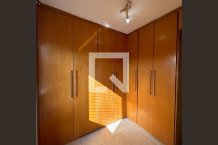 Quarto 1 de apartamento para alugar com 2 quartos, 65m² em Jardim Rizzo, São Paulo